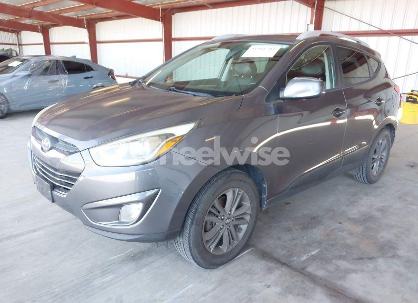 Photo 2 of 2014 Hyundai Tucson SE (VIN KM8JU3AG1EU918664)