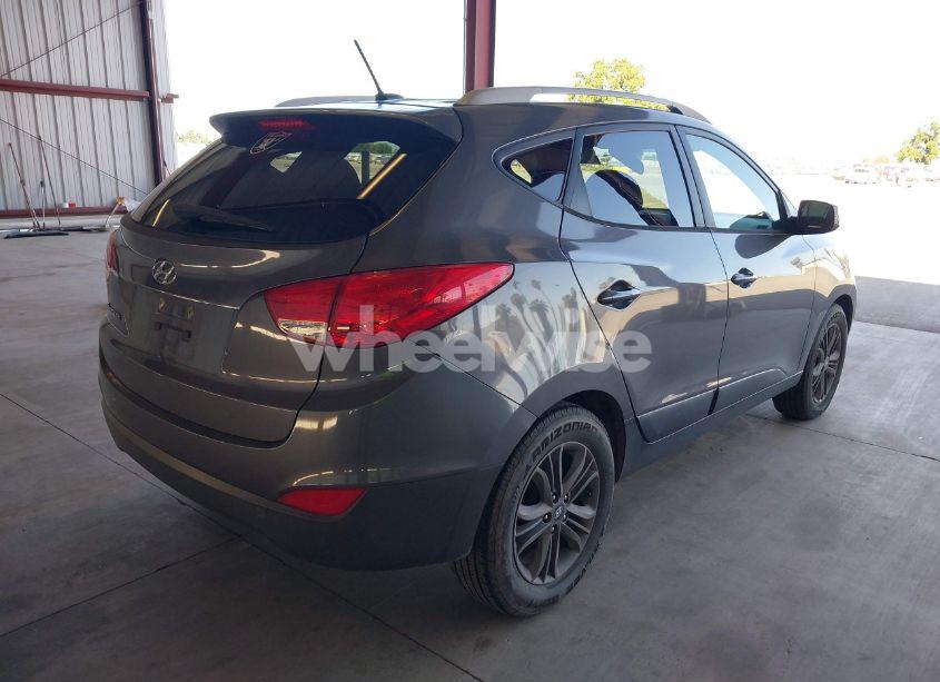 Photo 4 of 2014 Hyundai Tucson SE (VIN KM8JU3AG1EU918664)