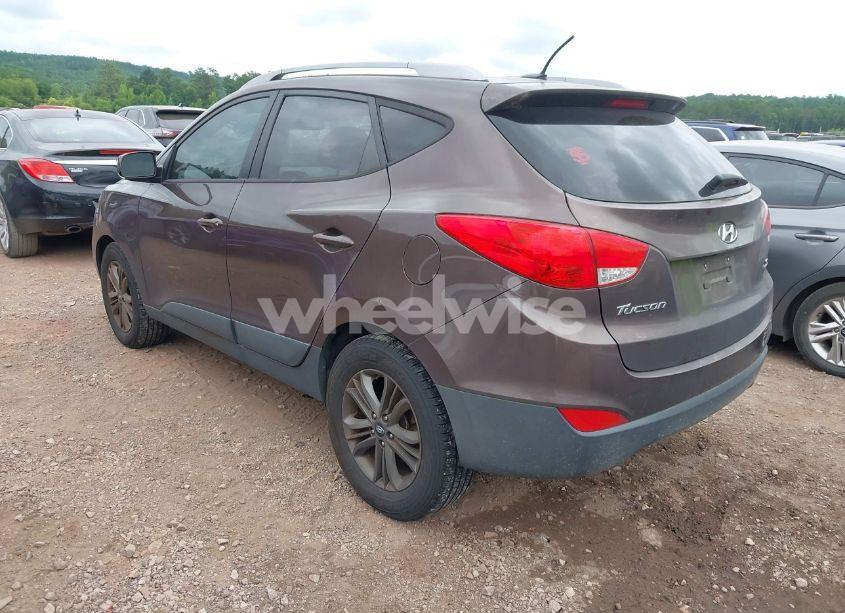 Photo 3 of 2014 Hyundai Tucson SE (VIN KM8JU3AG4EU863871)