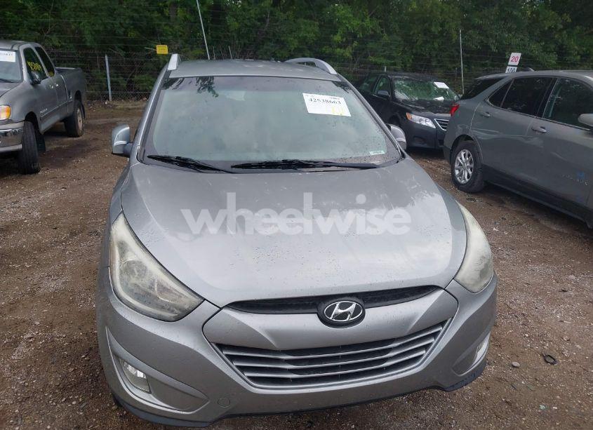Photo 6 of 2015 Hyundai Tucson SE (VIN KM8JU3AG5FU961745)
