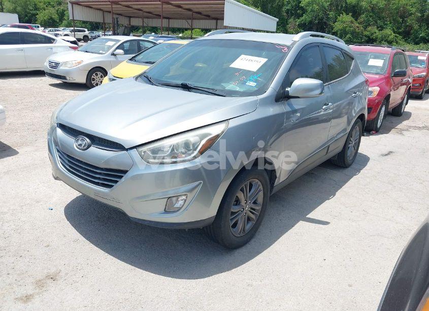 Photo 2 of 2015 Hyundai Tucson SE (VIN KM8JU3AG6FU015668)