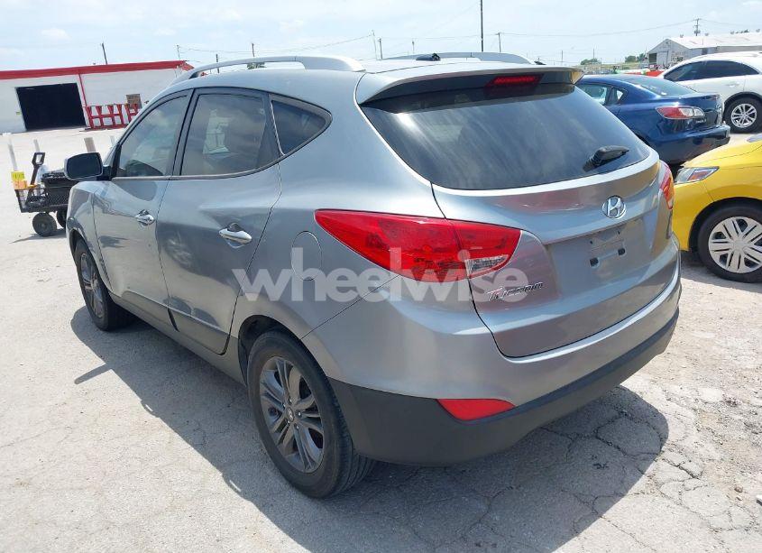Photo 3 of 2015 Hyundai Tucson SE (VIN KM8JU3AG6FU015668)
