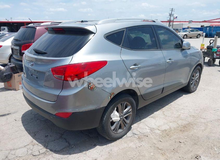 Photo 4 of 2015 Hyundai Tucson SE (VIN KM8JU3AG6FU015668)
