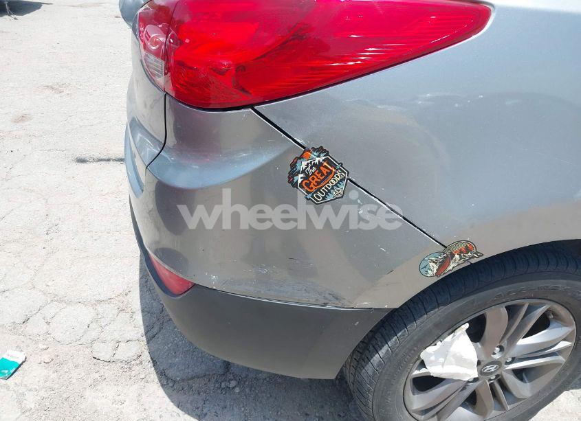 Photo 6 of 2015 Hyundai Tucson SE (VIN KM8JU3AG6FU015668)