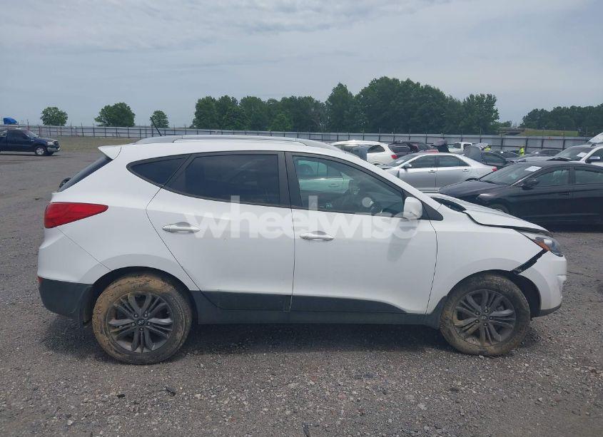 Photo 12 of 2015 Hyundai Tucson SE (VIN KM8JU3AG6FU103457)