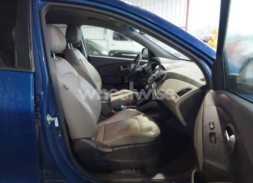 Photo 5 of 2014 Hyundai Tucson SE (VIN KM8JU3AG7EU822148)