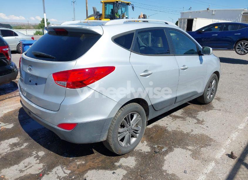 Photo 4 of 2014 Hyundai Tucson SE (VIN KM8JU3AG7EU871429)