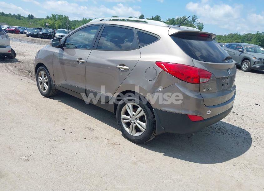 Photo 3 of 2010 Hyundai Tucson GLS (VIN KM8JUCAC0AU081431)