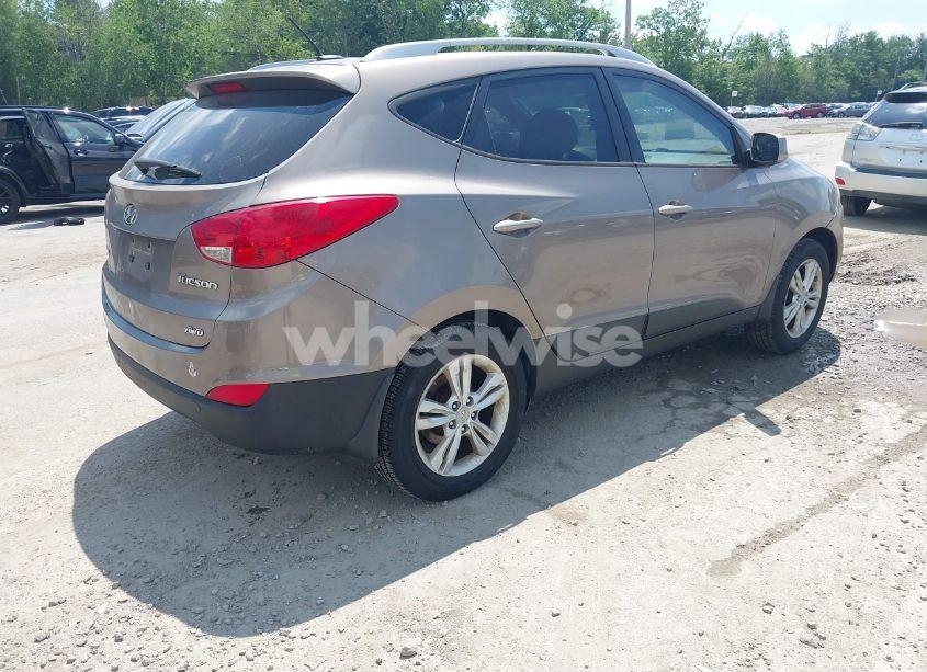 Photo 4 of 2010 Hyundai Tucson GLS (VIN KM8JUCAC0AU081431)