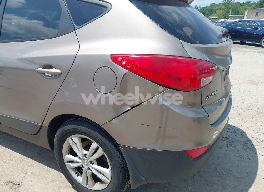 Photo 6 of 2010 Hyundai Tucson GLS (VIN KM8JUCAC0AU081431)