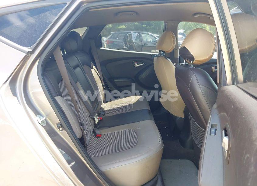 Photo 8 of 2010 Hyundai Tucson GLS (VIN KM8JUCAC0AU081431)