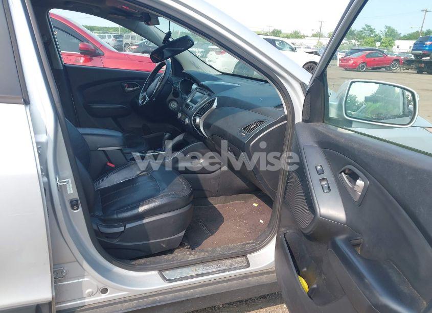 Photo 5 of 2011 Hyundai Tucson LIMITED (VIN KM8JUCAC1BU140942)