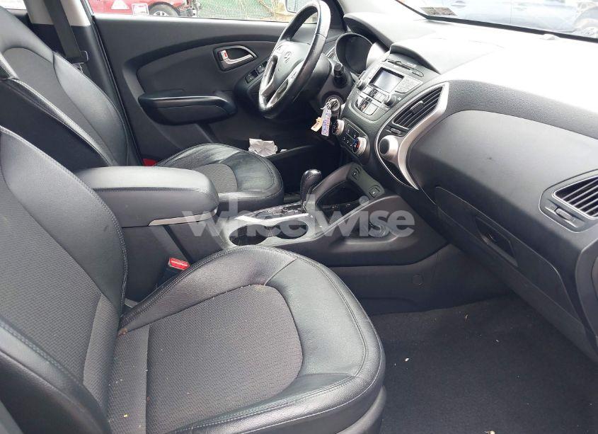 Photo 5 of 2012 Hyundai Tucson GLS (VIN KM8JUCAC2CU500429)