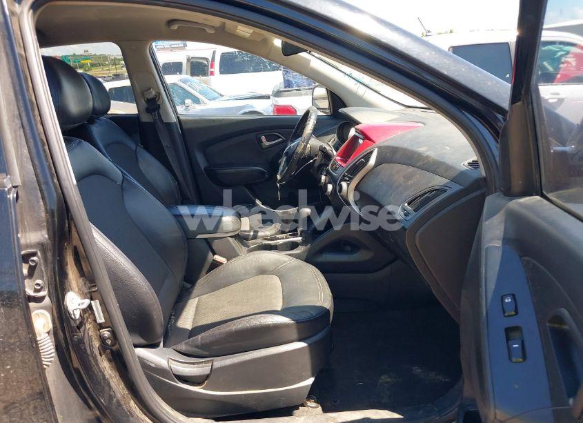 Photo 5 of 2011 Hyundai Tucson GLS (VIN KM8JUCAC3BU309469)