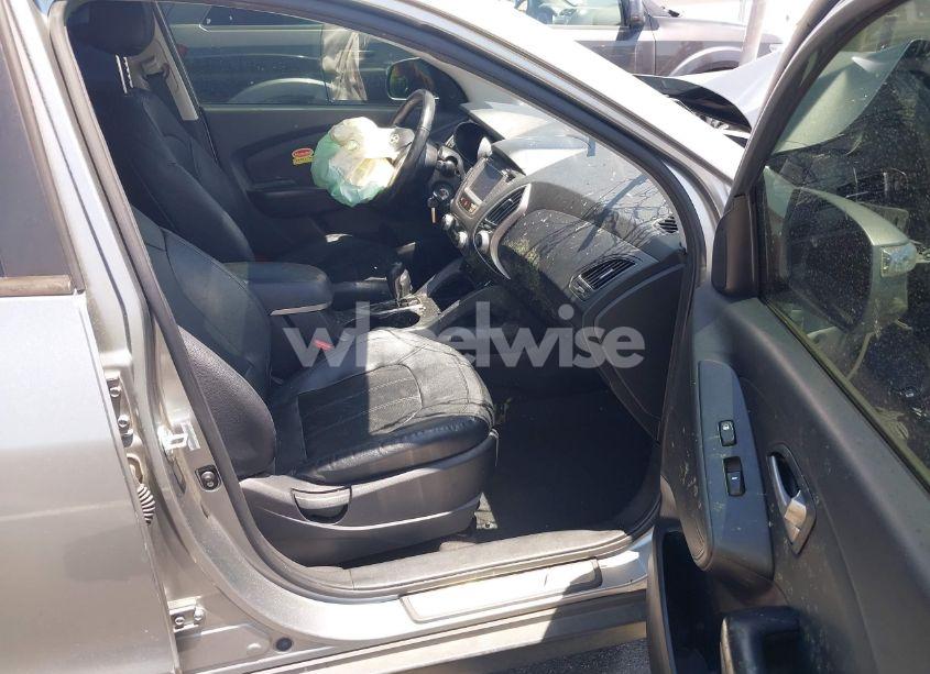 Photo 5 of 2012 Hyundai Tucson LIMITED (VIN KM8JUCAC3CU383119)