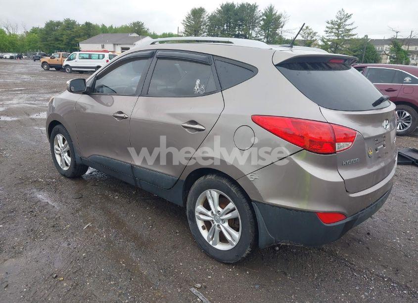 Photo 3 of 2013 Hyundai Tucson GLS (VIN KM8JUCAC3DU556669)