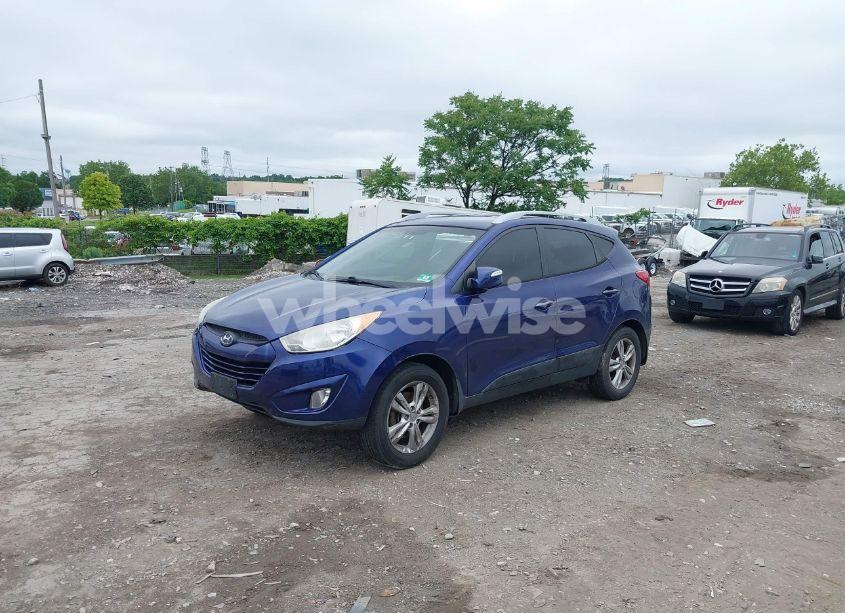 Photo 2 of 2013 Hyundai Tucson GLS (VIN KM8JUCAC3DU559913)