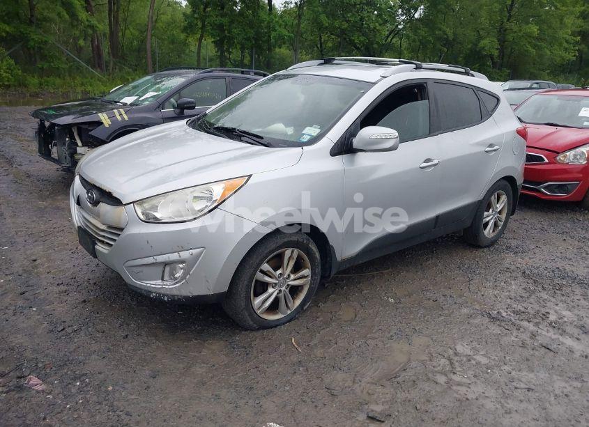 Photo 2 of 2013 Hyundai Tucson GLS (VIN KM8JUCAC3DU591079)