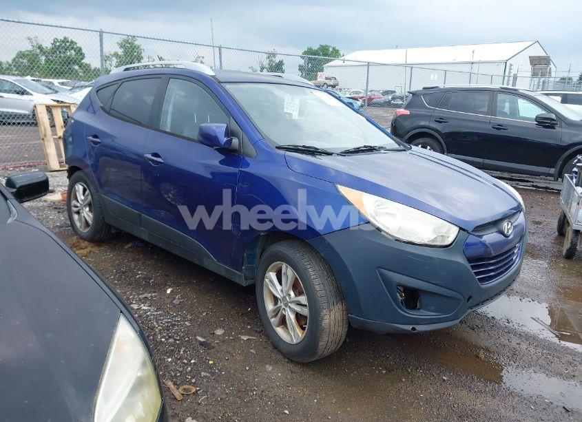 2010 Hyundai Tucson GLS (VIN KM8JUCAC4AU081853) main photo