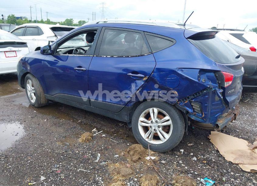 Photo 3 of 2010 Hyundai Tucson GLS (VIN KM8JUCAC4AU081853)