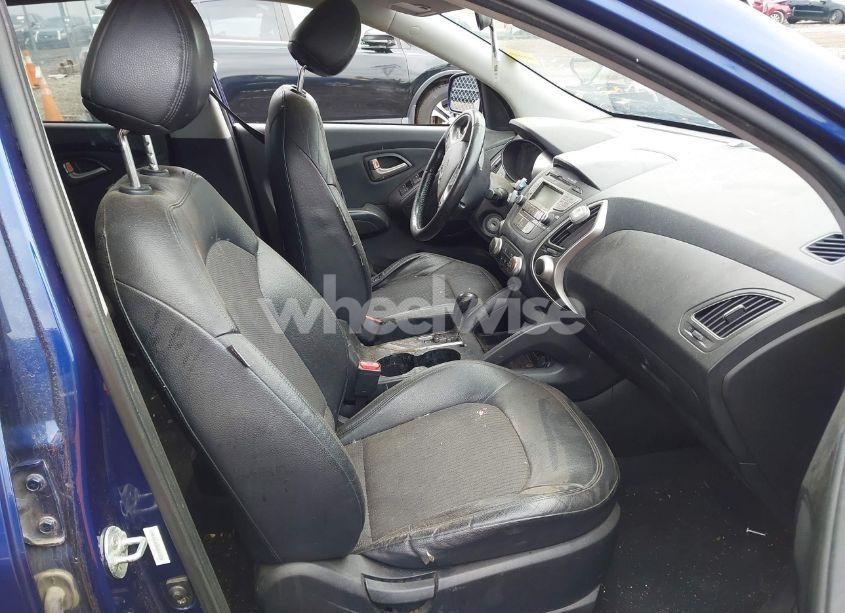 Photo 5 of 2010 Hyundai Tucson GLS (VIN KM8JUCAC4AU081853)