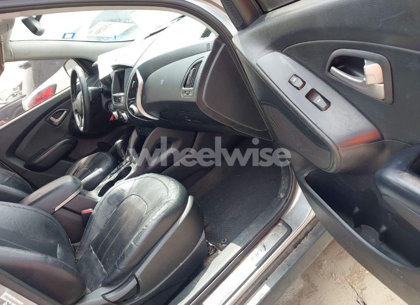 Photo 5 of 2011 Hyundai Tucson LIMITED (VIN KM8JUCAC6BU227994)