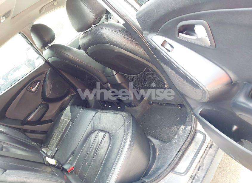 Photo 8 of 2011 Hyundai Tucson LIMITED (VIN KM8JUCAC6BU227994)