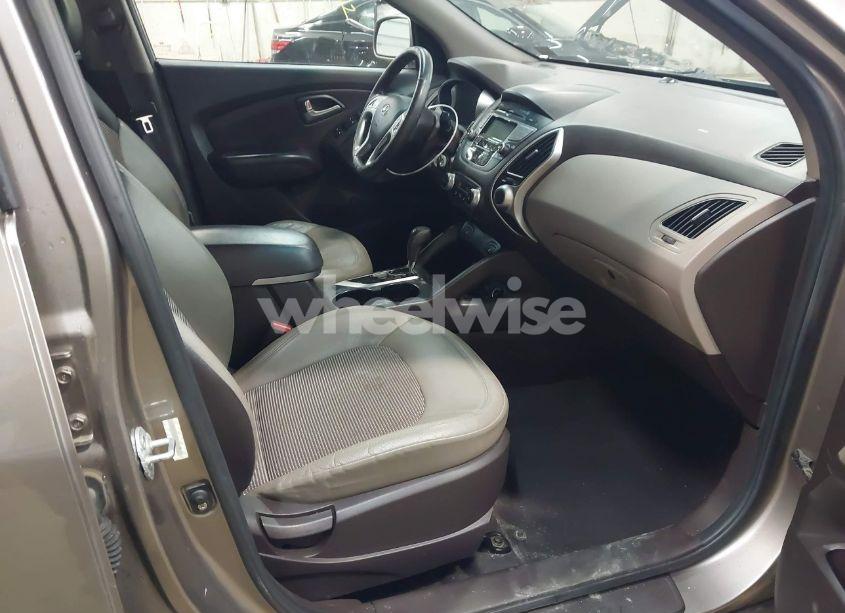 Photo 5 of 2012 Hyundai Tucson GLS (VIN KM8JUCAC6CU380053)