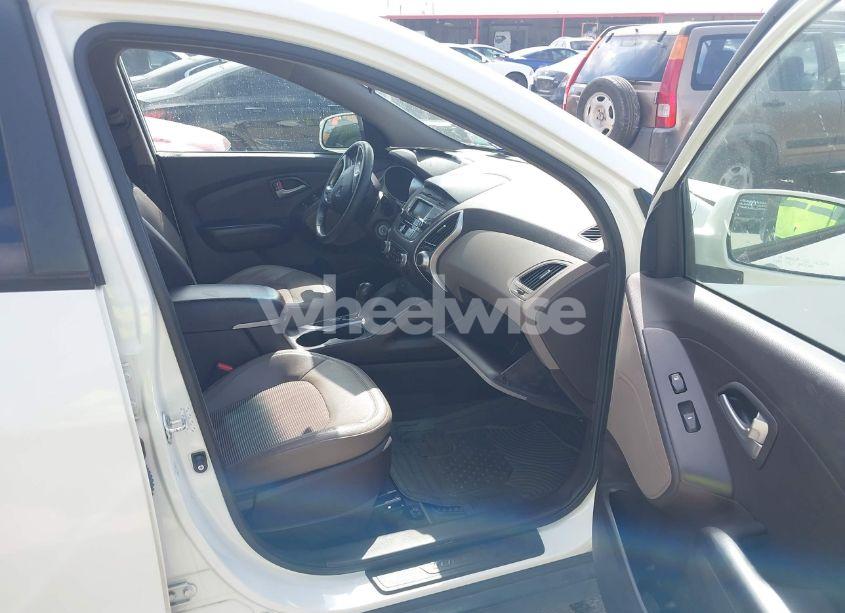 Photo 5 of 2012 Hyundai Tucson GLS (VIN KM8JUCAC6CU430515)