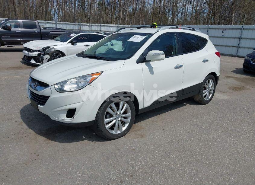 Photo 2 of 2013 Hyundai Tucson LIMITED (VIN KM8JUCAC6DU560442)