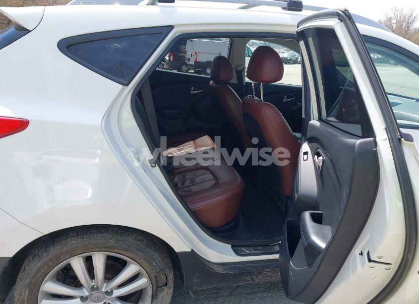 Photo 8 of 2013 Hyundai Tucson LIMITED (VIN KM8JUCAC6DU560442)