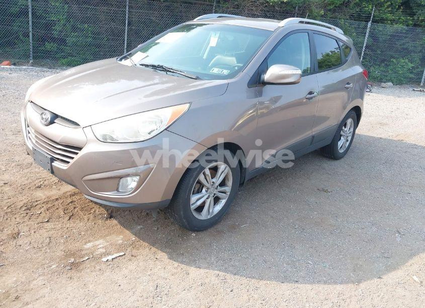 Photo 2 of 2013 Hyundai Tucson GLS (VIN KM8JUCAC6DU696442)
