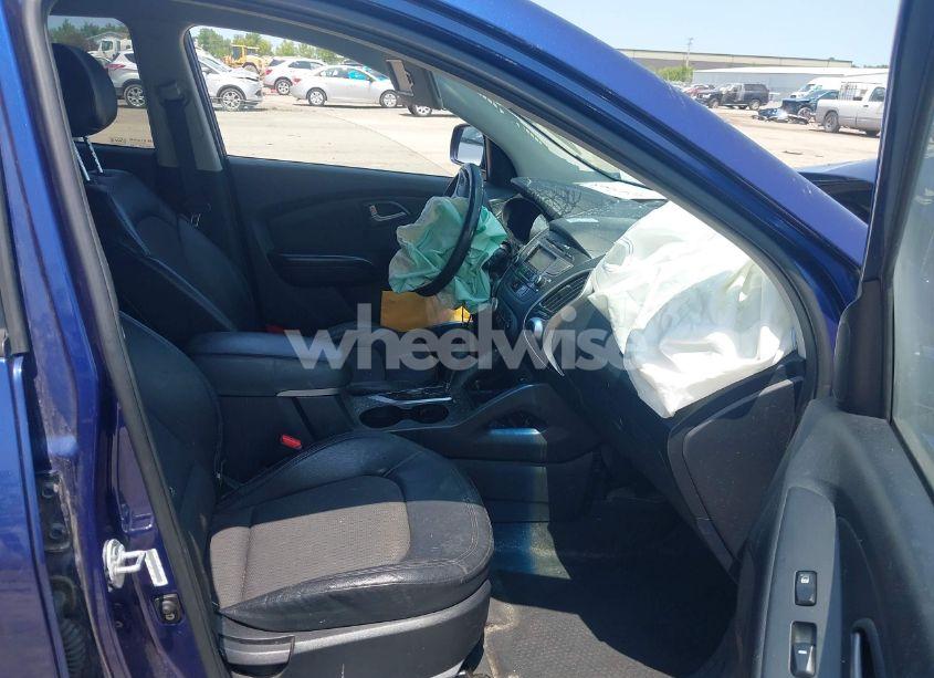 Photo 5 of 2011 Hyundai Tucson GLS (VIN KM8JUCAC7BU297777)