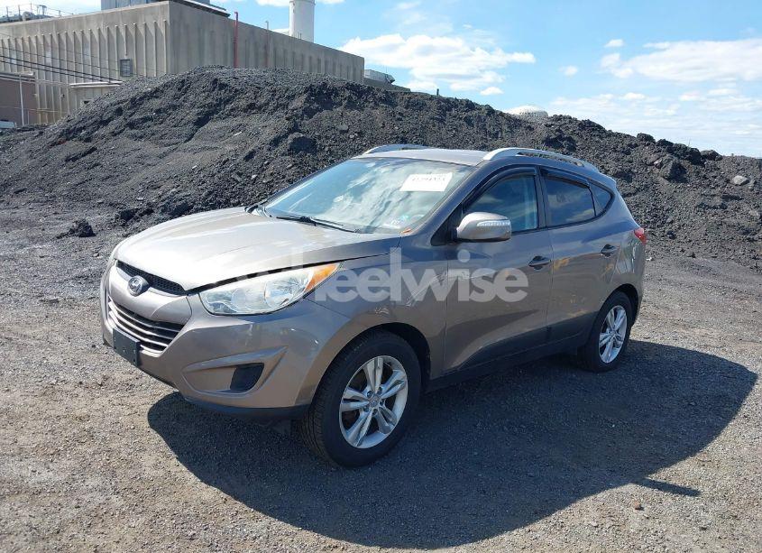 Photo 2 of 2012 Hyundai Tucson GLS (VIN KM8JUCAC7CU492540)