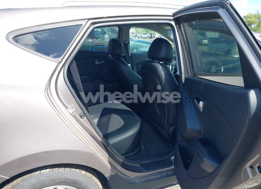 Photo 8 of 2012 Hyundai Tucson GLS (VIN KM8JUCAC7CU492540)