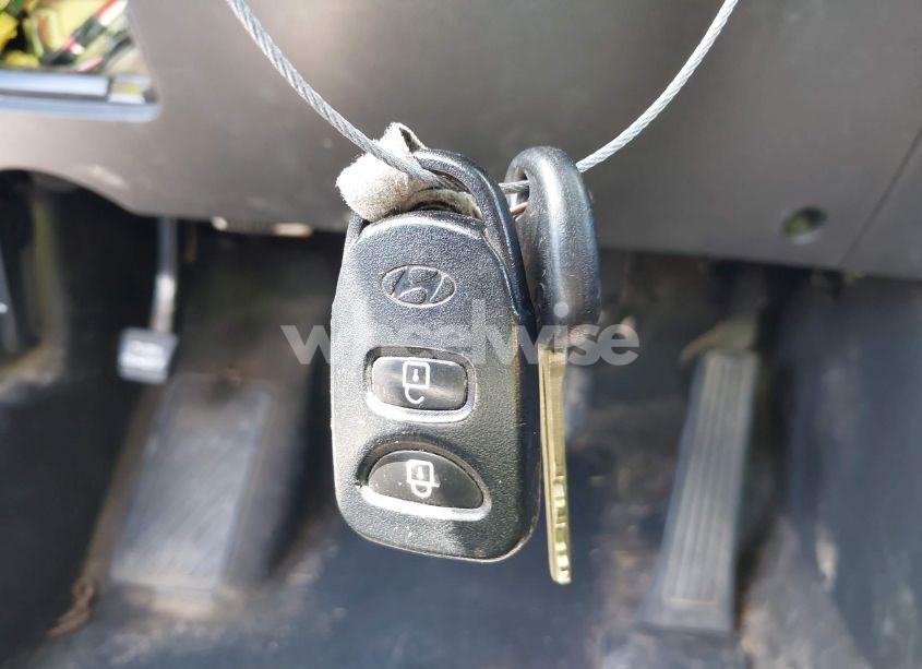 Photo 11 of 2010 Hyundai Tucson GLS (VIN KM8JUCAC8AU112036)