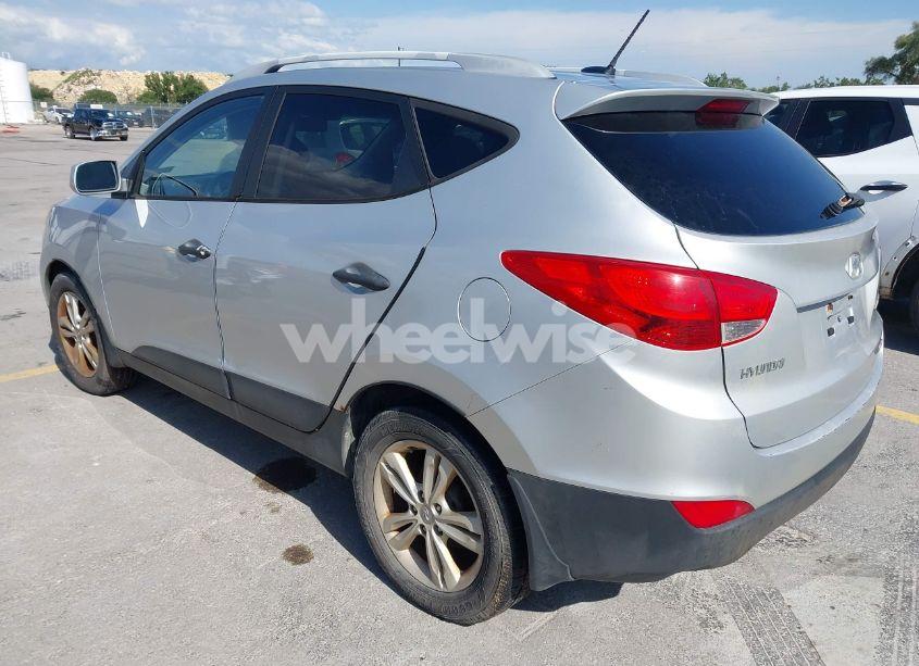 Photo 3 of 2010 Hyundai Tucson GLS (VIN KM8JUCAC8AU112036)