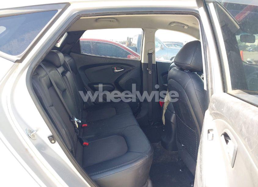 Photo 8 of 2010 Hyundai Tucson GLS (VIN KM8JUCAC8AU112036)