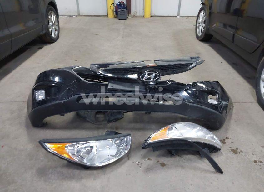 Photo 12 of 2011 Hyundai Tucson LIMITED (VIN KM8JUCAC8BU248541)