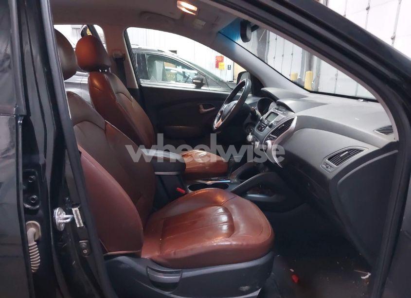 Photo 5 of 2011 Hyundai Tucson LIMITED (VIN KM8JUCAC8BU248541)