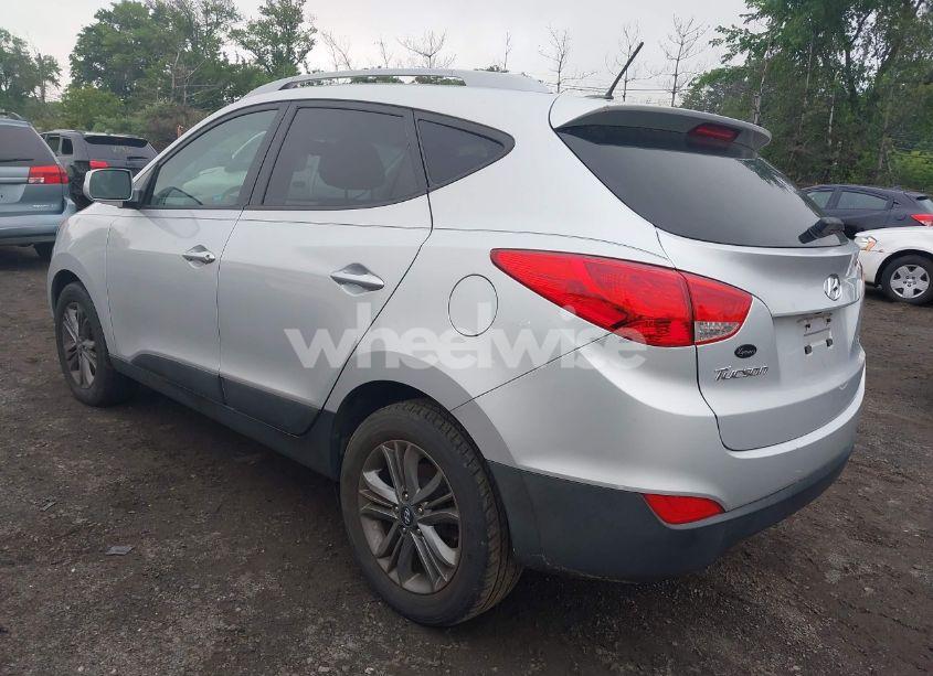 Photo 3 of 2015 Hyundai Tucson SE (VIN KM8JUCAG0FU980297)