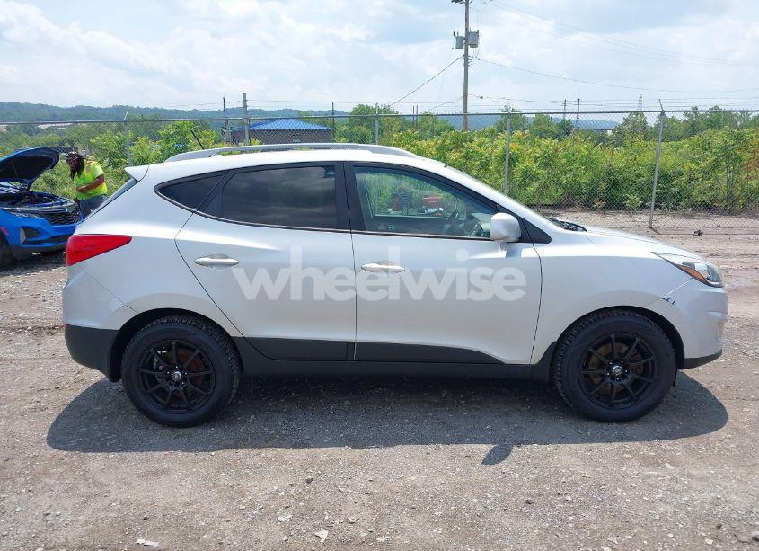 Photo 13 of 2014 Hyundai Tucson SE (VIN KM8JUCAG3EU869371)