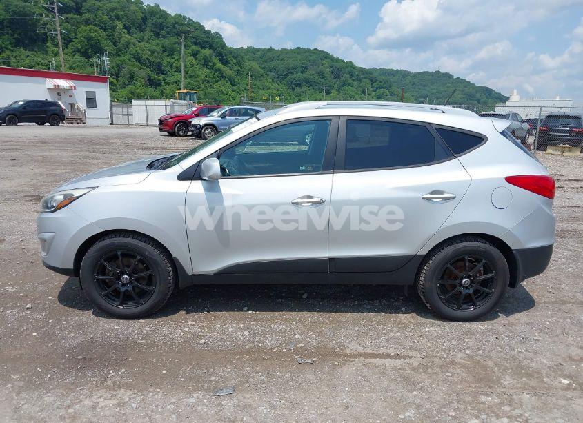 Photo 14 of 2014 Hyundai Tucson SE (VIN KM8JUCAG3EU869371)