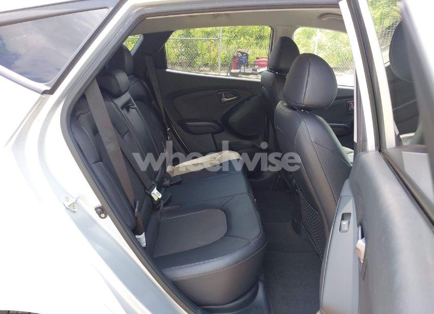 Photo 8 of 2014 Hyundai Tucson SE (VIN KM8JUCAG3EU869371)