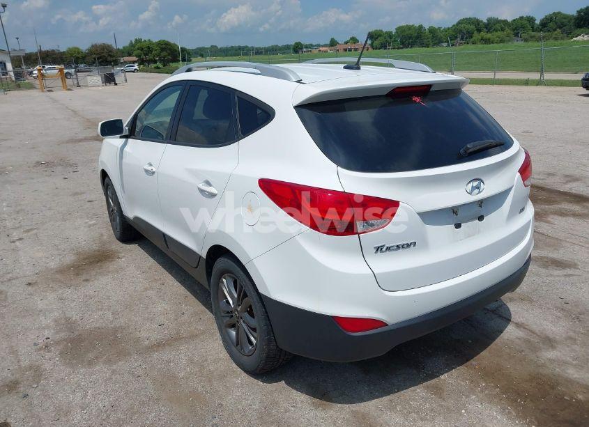 Photo 3 of 2014 Hyundai Tucson SE (VIN KM8JUCAG3EU906614)