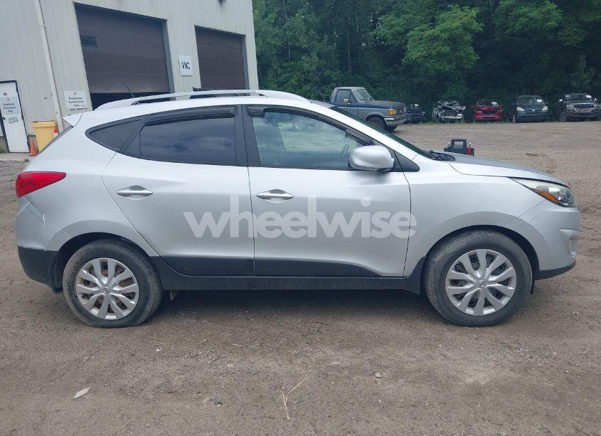 Photo 13 of 2014 Hyundai Tucson SE (VIN KM8JUCAG4EU910039)