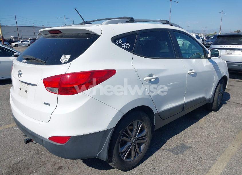 Photo 4 of 2015 Hyundai Tucson SE (VIN KM8JUCAG6FU958353)