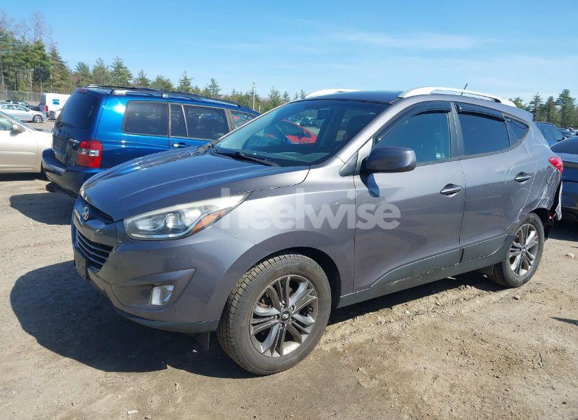 Photo 2 of 2015 Hyundai Tucson SE (VIN KM8JUCAG6FU966985)