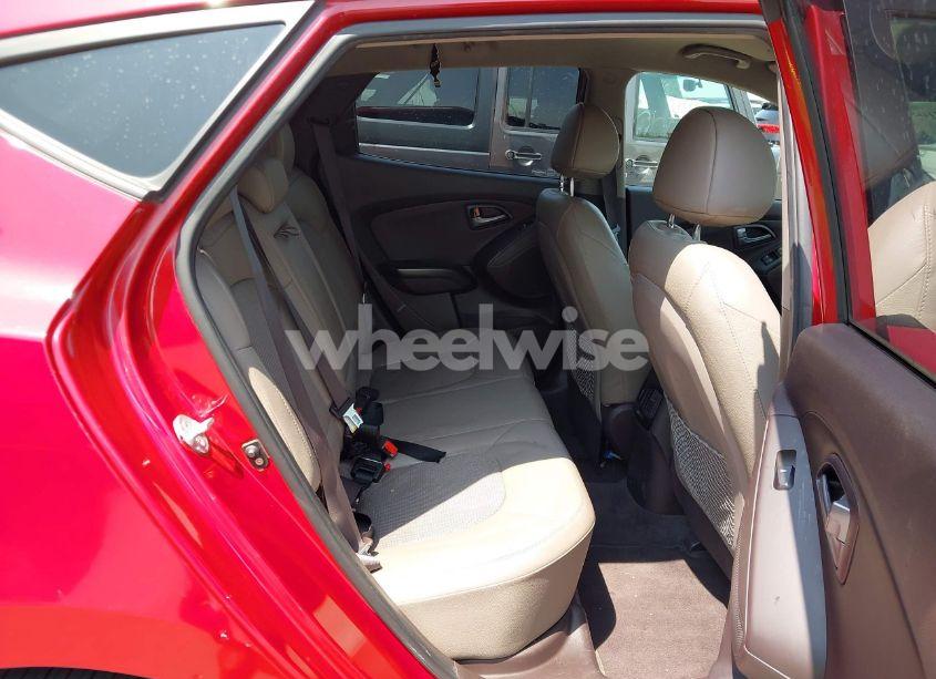 Photo 8 of 2014 Hyundai Tucson SE (VIN KM8JUCAG7EU829374)