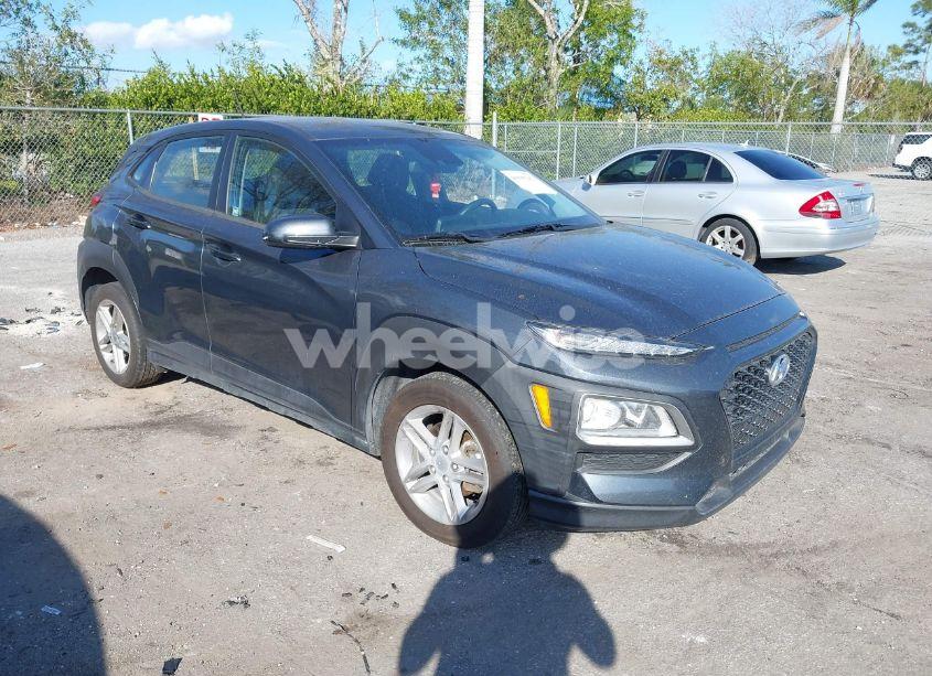 2021 Hyundai Kona SE (VIN KM8K12AA4MU645060) main photo